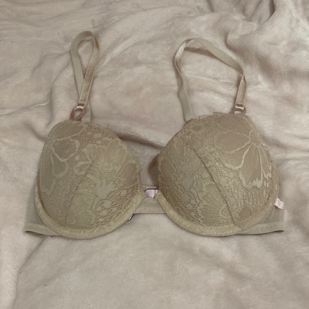 Victoria’s Secret lined Demi Bra